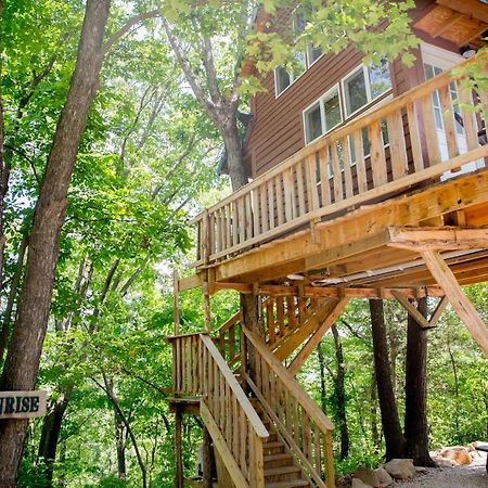 The Cottage Treehouses Херман Екстериор снимка