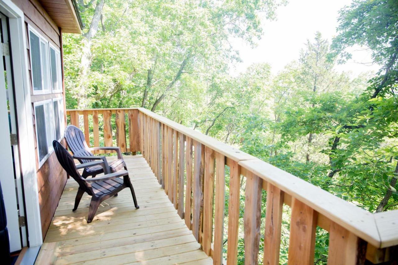 The Cottage Treehouses Херман Екстериор снимка